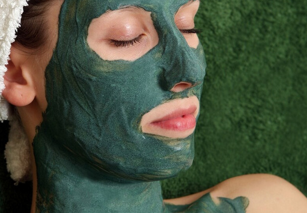 маски для жирной кожи с зеленой глиной